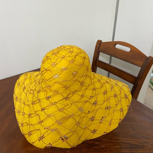 Summer yellow hat - Picture 6 of 6